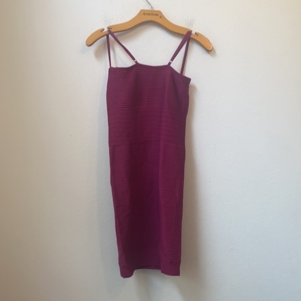 BEBE | M/L Fitted Bodycon Ribbed Dress - Adjustable Straps & Built in Bra Cups - Picture 11 of 14